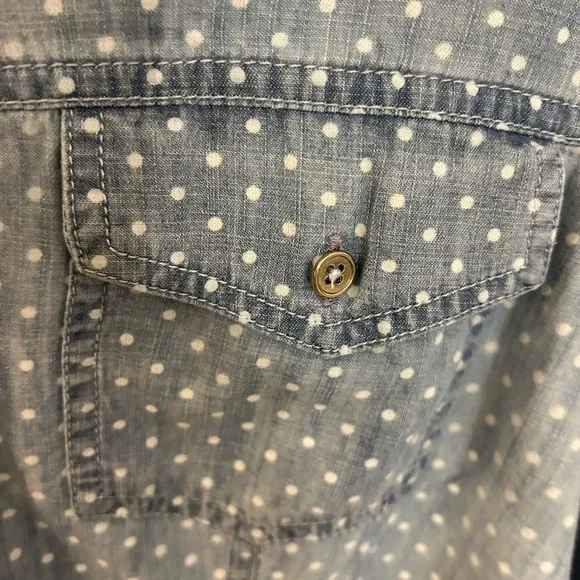Chicos Ombré fade polka dot Chambray button down - Picture 6 of 7
